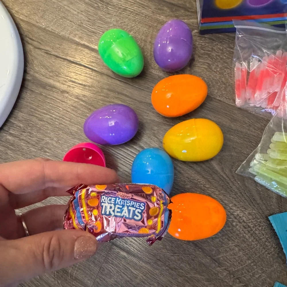 Glow Easter Eggs with Mini Glow Sticks - Multicolor